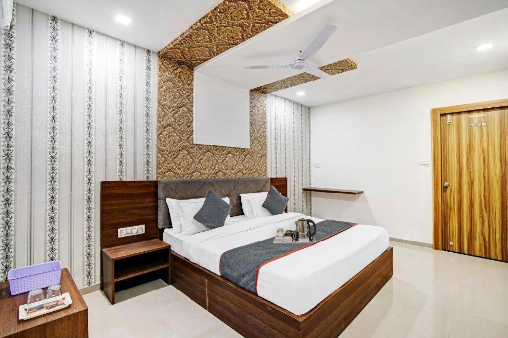 Hotel Nilkanth Inn Halol Ngoại thất bức ảnh