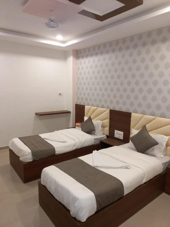 Hotel Nilkanth Inn Halol Ngoại thất bức ảnh