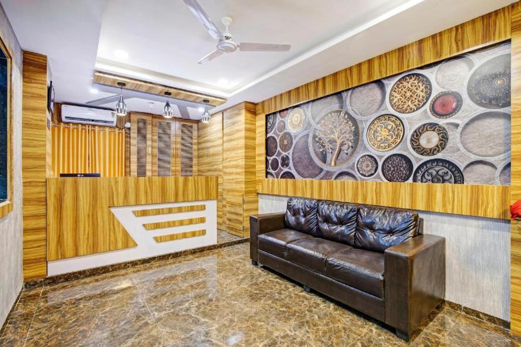 Hotel Nilkanth Inn Halol Ngoại thất bức ảnh