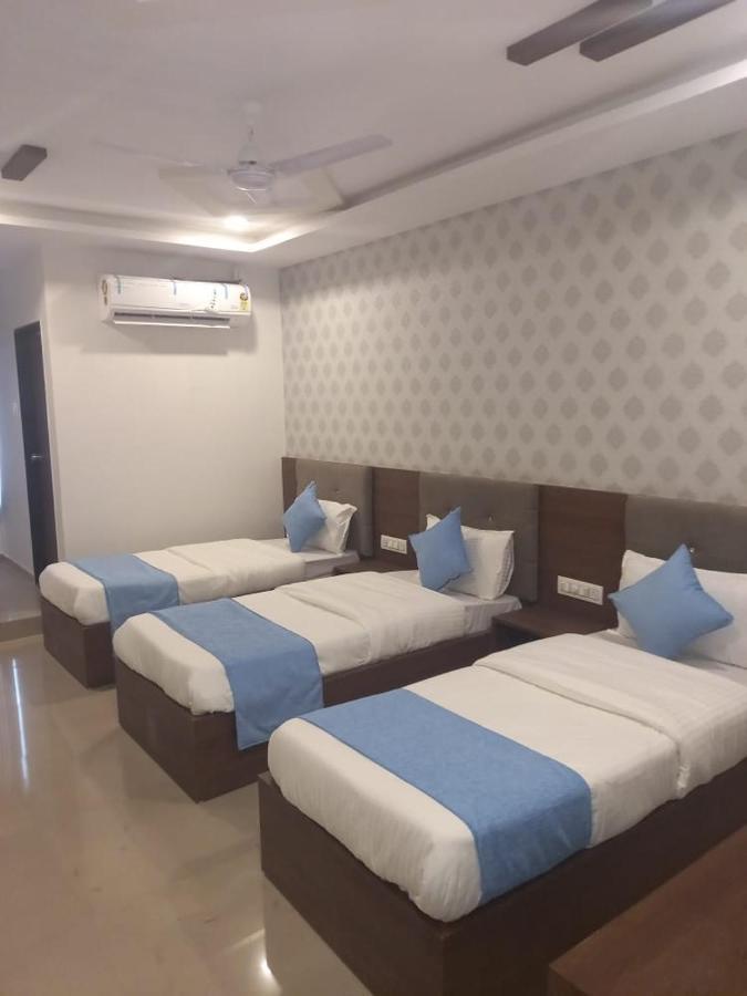 Hotel Nilkanth Inn Halol Ngoại thất bức ảnh