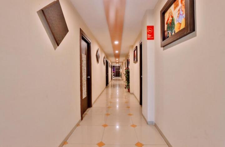Hotel Nilkanth Inn Halol Ngoại thất bức ảnh