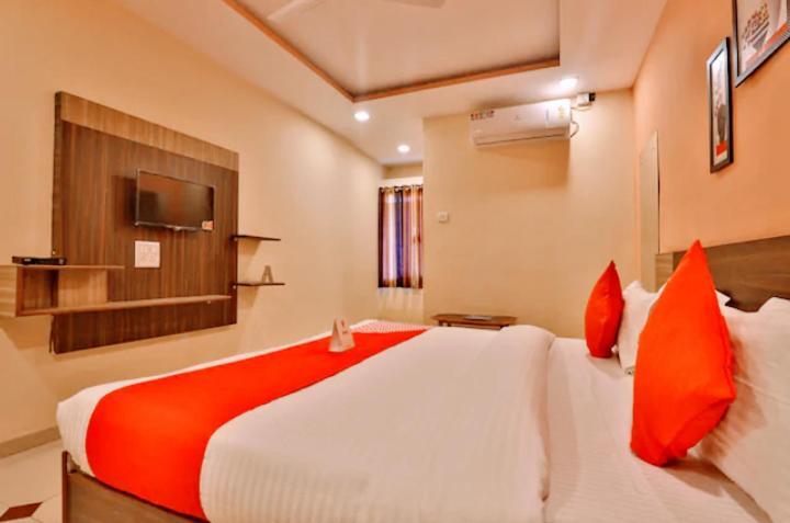 Hotel Nilkanth Inn Halol Ngoại thất bức ảnh