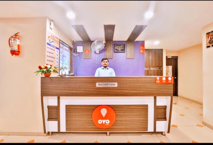 Hotel Nilkanth Inn Halol Ngoại thất bức ảnh