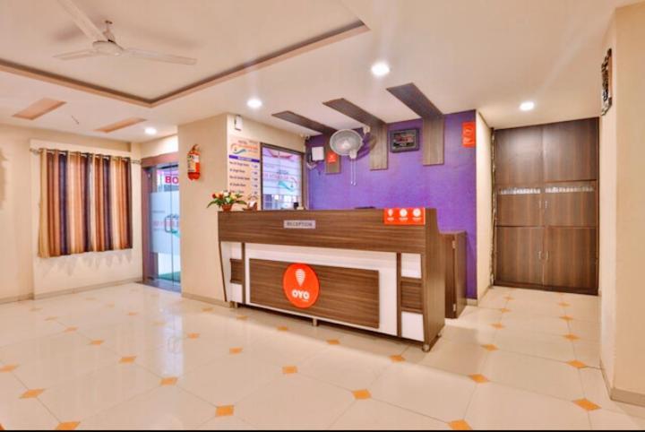 Hotel Nilkanth Inn Halol Ngoại thất bức ảnh